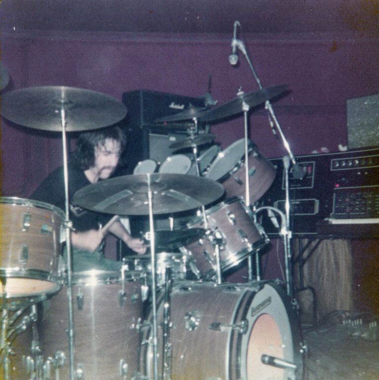 Zoltan: drummer